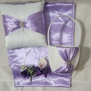 Elegant Purple and White Wedding Set